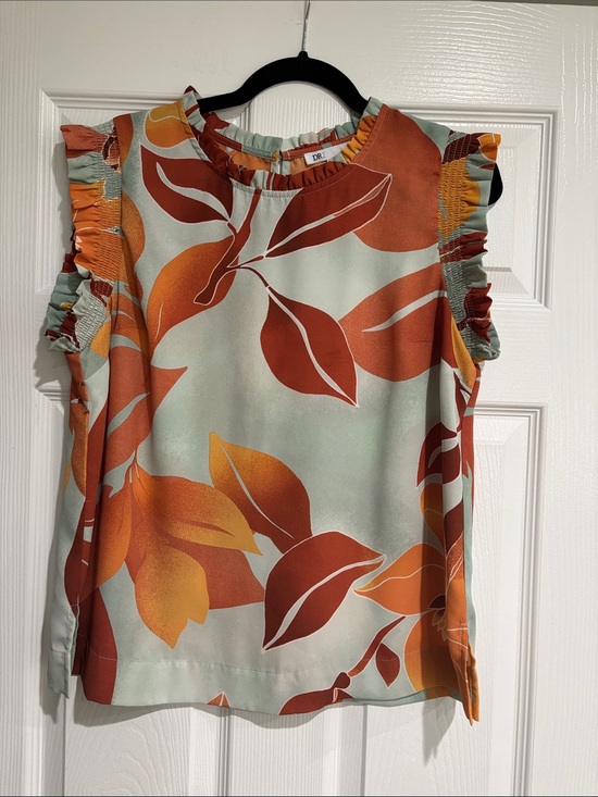 DR2 Tops - Summer Close Out: 
DR2 top with Rust & Gold Floral Print